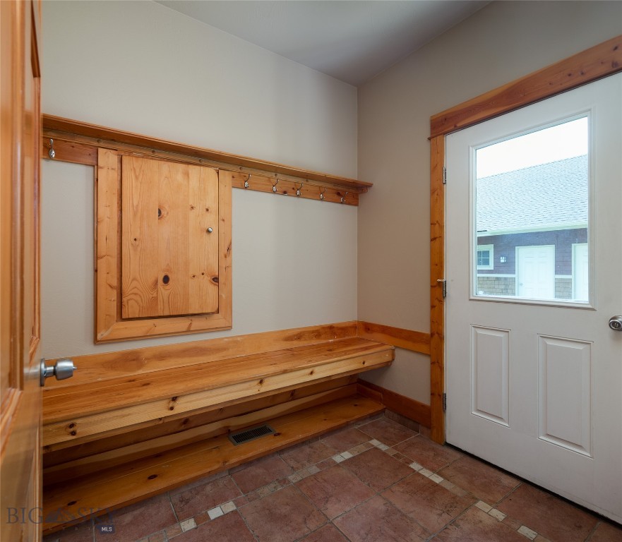 4236 Monroe Drive E Property Photo 23