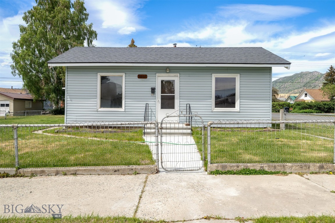 2125 Elm Property Photo 1