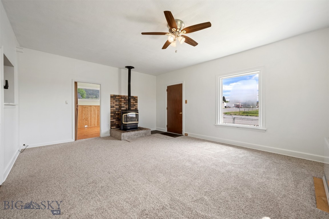 2125 Elm Property Photo 6