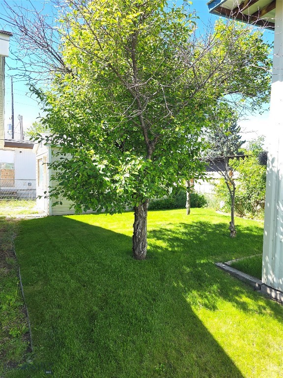331 N Walnut St Property Photo 5