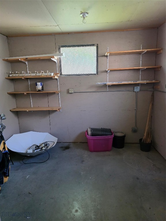 331 N Walnut St Property Photo 27