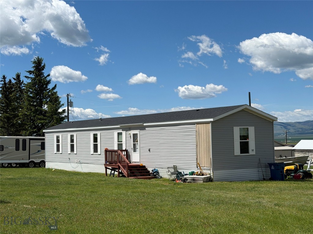 90 E South Property Photo 1