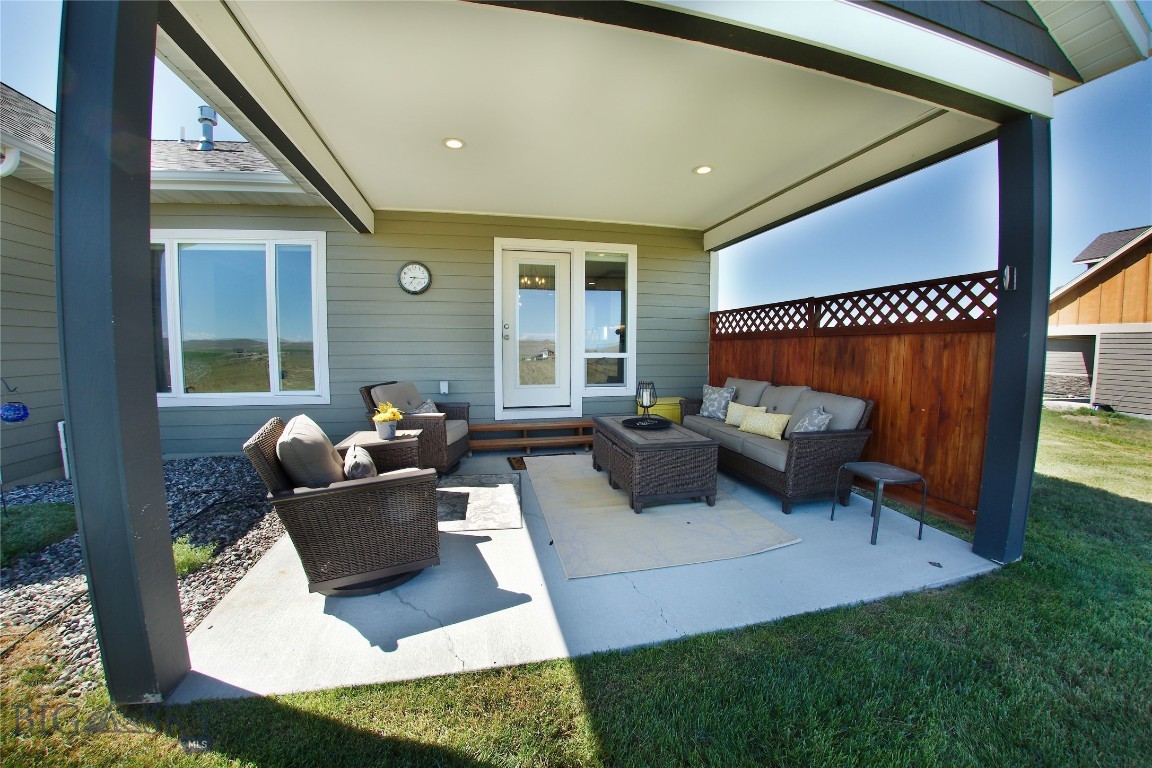 108 Rolling Prairie Way Property Photo 4