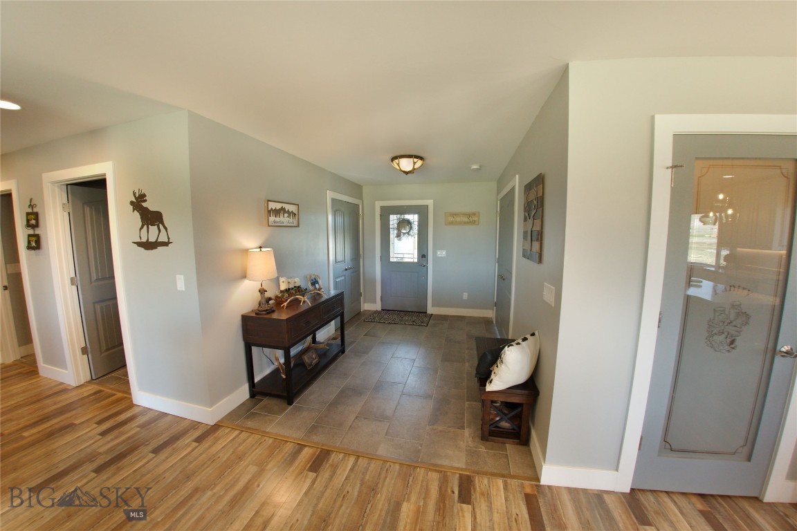 108 Rolling Prairie Way Property Photo 5