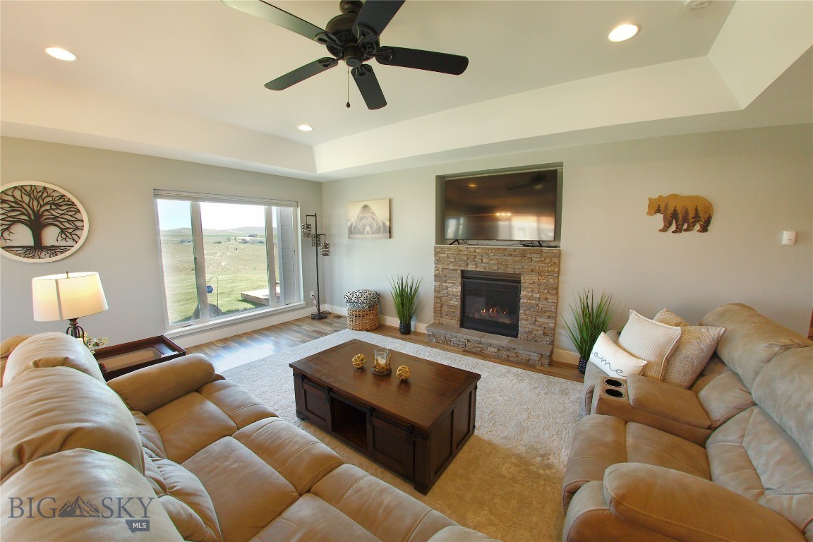 108 Rolling Prairie Way Property Photo 8