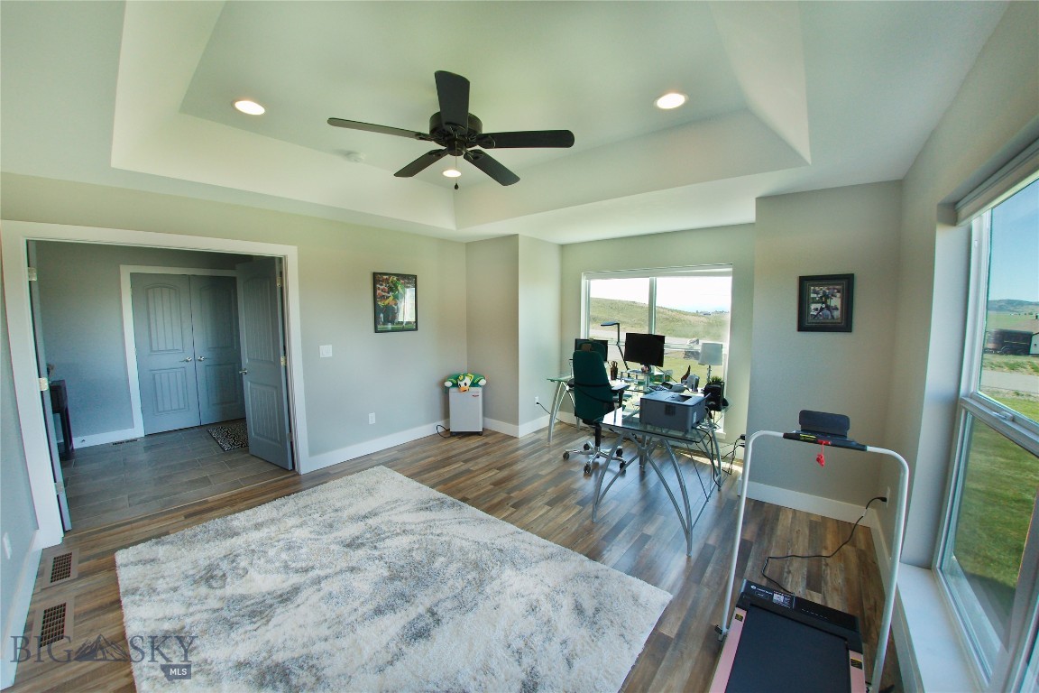 108 Rolling Prairie Way Property Photo 9