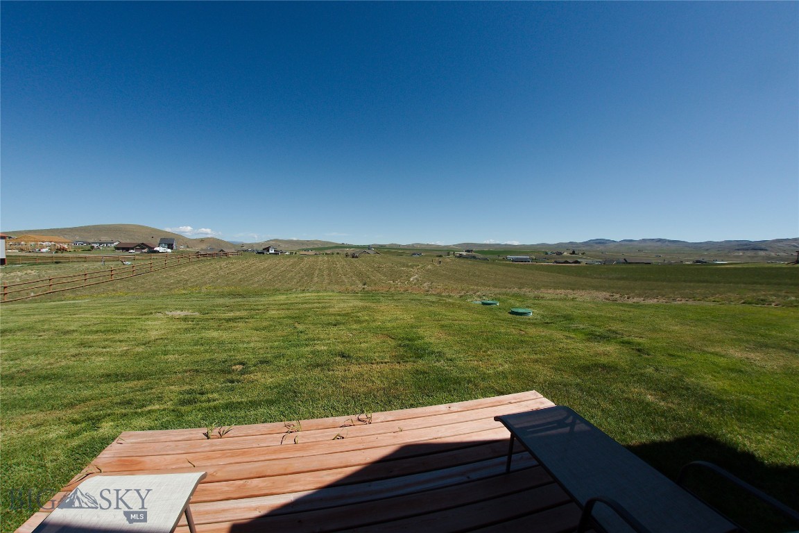 108 Rolling Prairie Way Property Photo 12