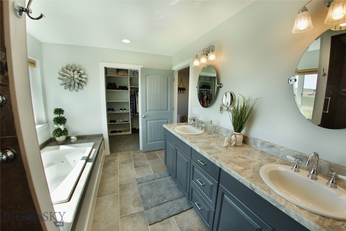 108 Rolling Prairie Way Property Photo 13