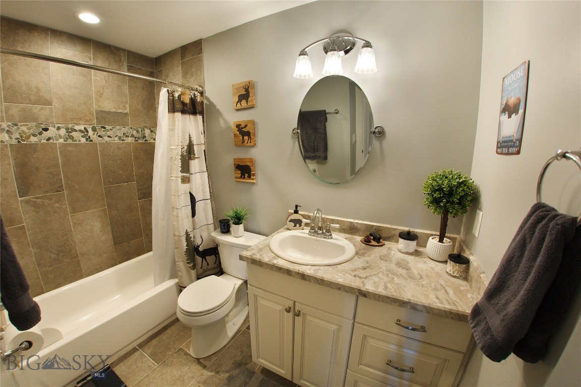 108 Rolling Prairie Way Property Photo 17