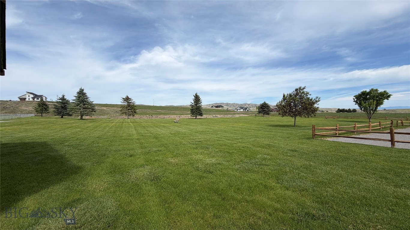 108 Rolling Prairie Way Property Photo 32