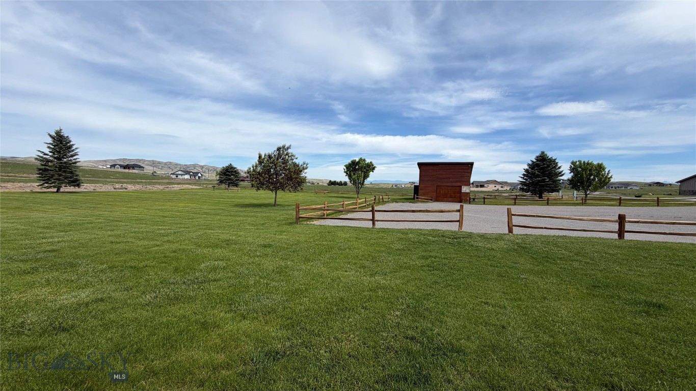 108 Rolling Prairie Way Property Photo 33