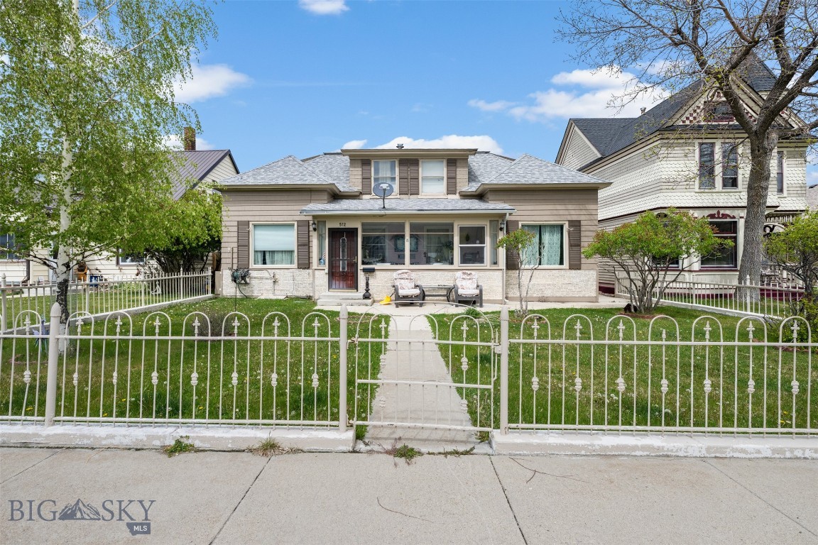 512 W 3rd Street Property Photo 1
