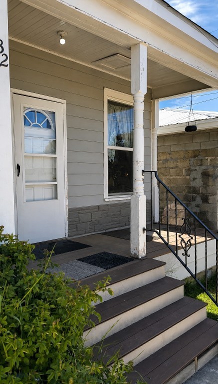 832 Emma Street Property Photo 4