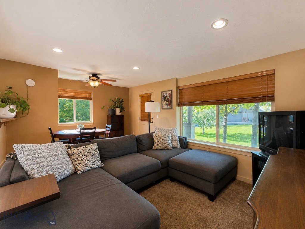 2756 Marlyn Court A Property Photo 6