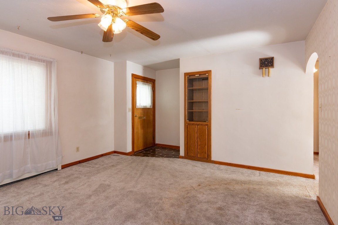 428 N Willson Avenue Property Photo 3