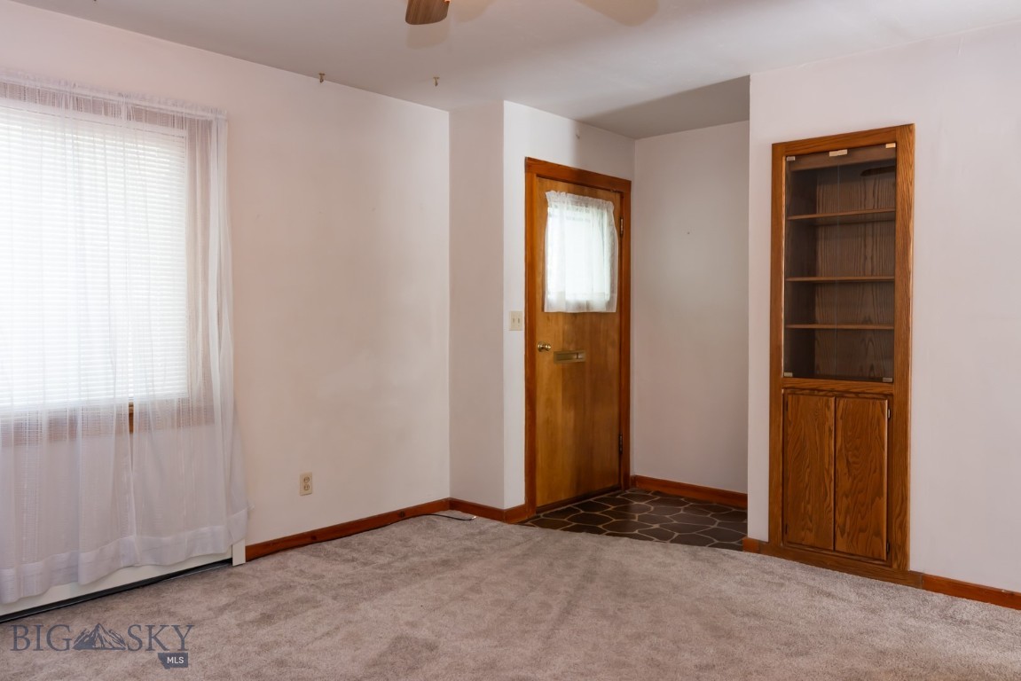 428 N Willson Avenue Property Photo 5