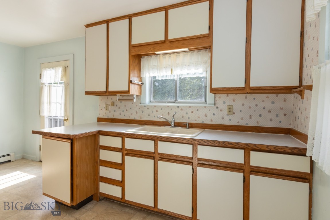 428 N Willson Avenue Property Photo 10