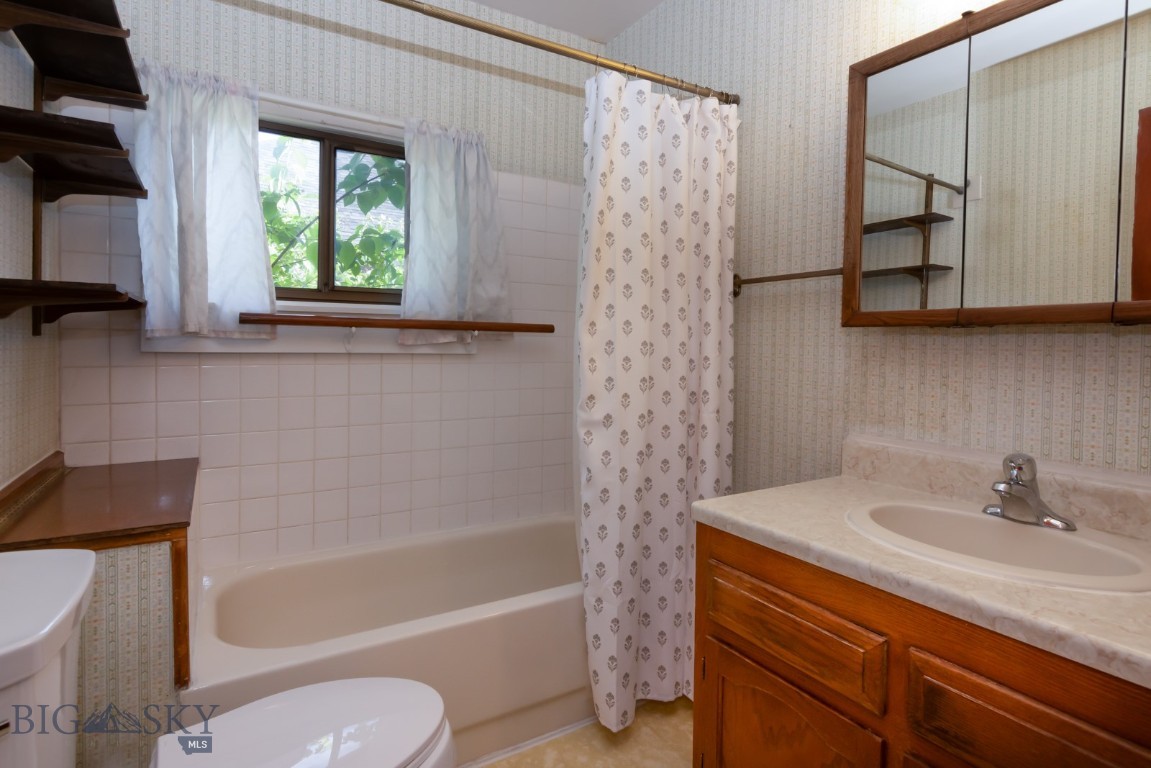 428 N Willson Avenue Property Photo 16