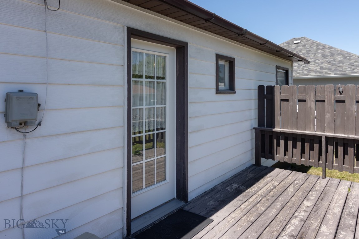 428 N Willson Avenue Property Photo 32