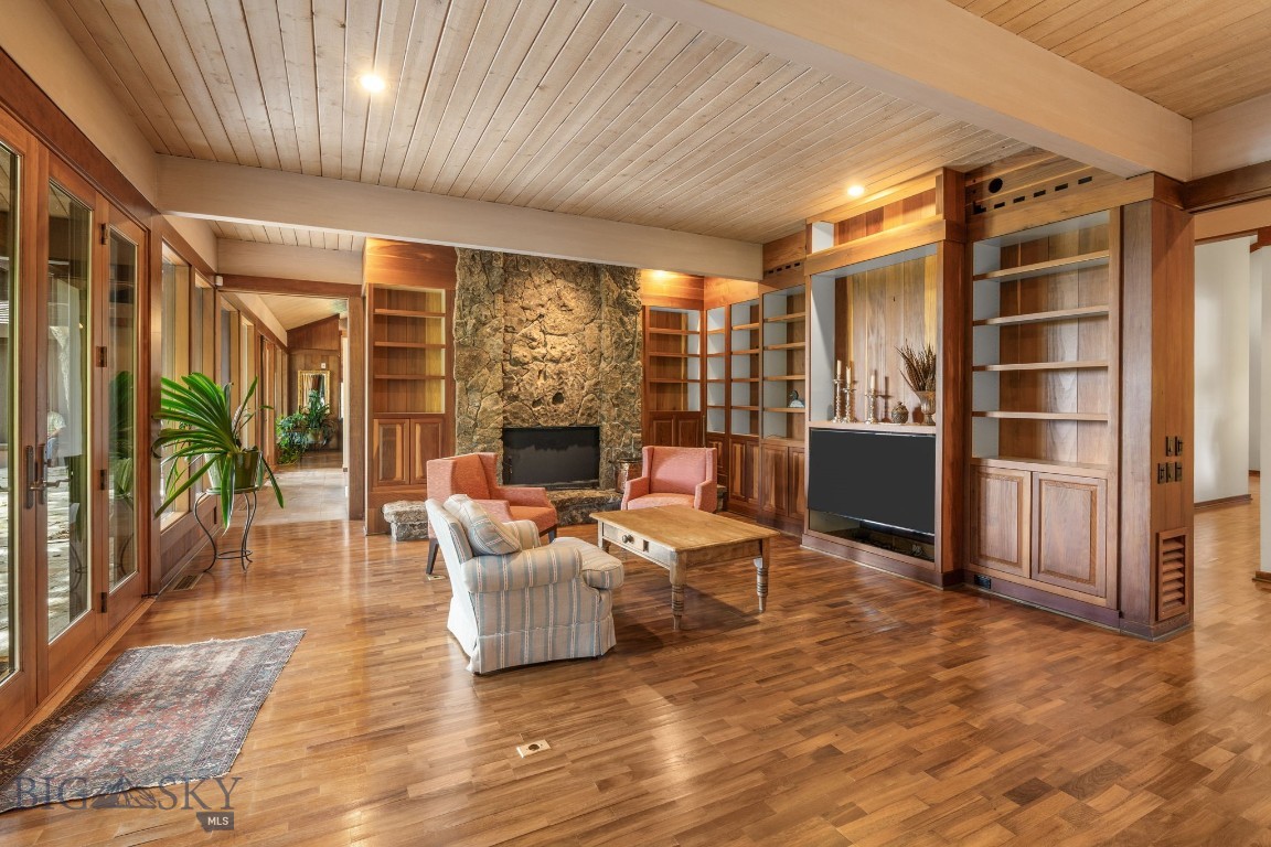 412244 Property Photo 10