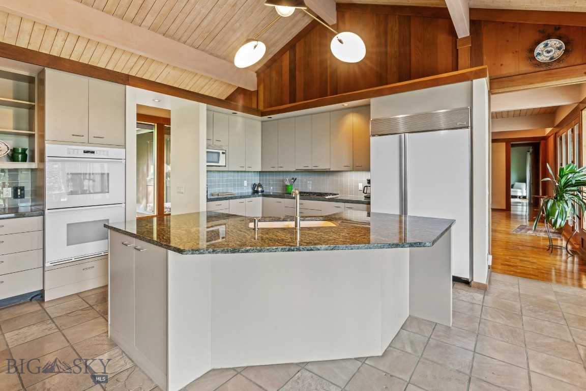 412244 Property Photo 27