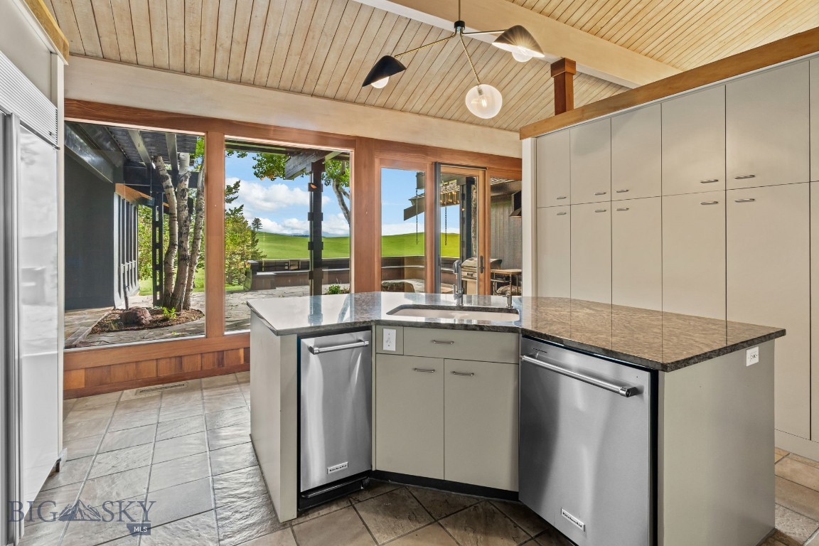 412244 Property Photo 28