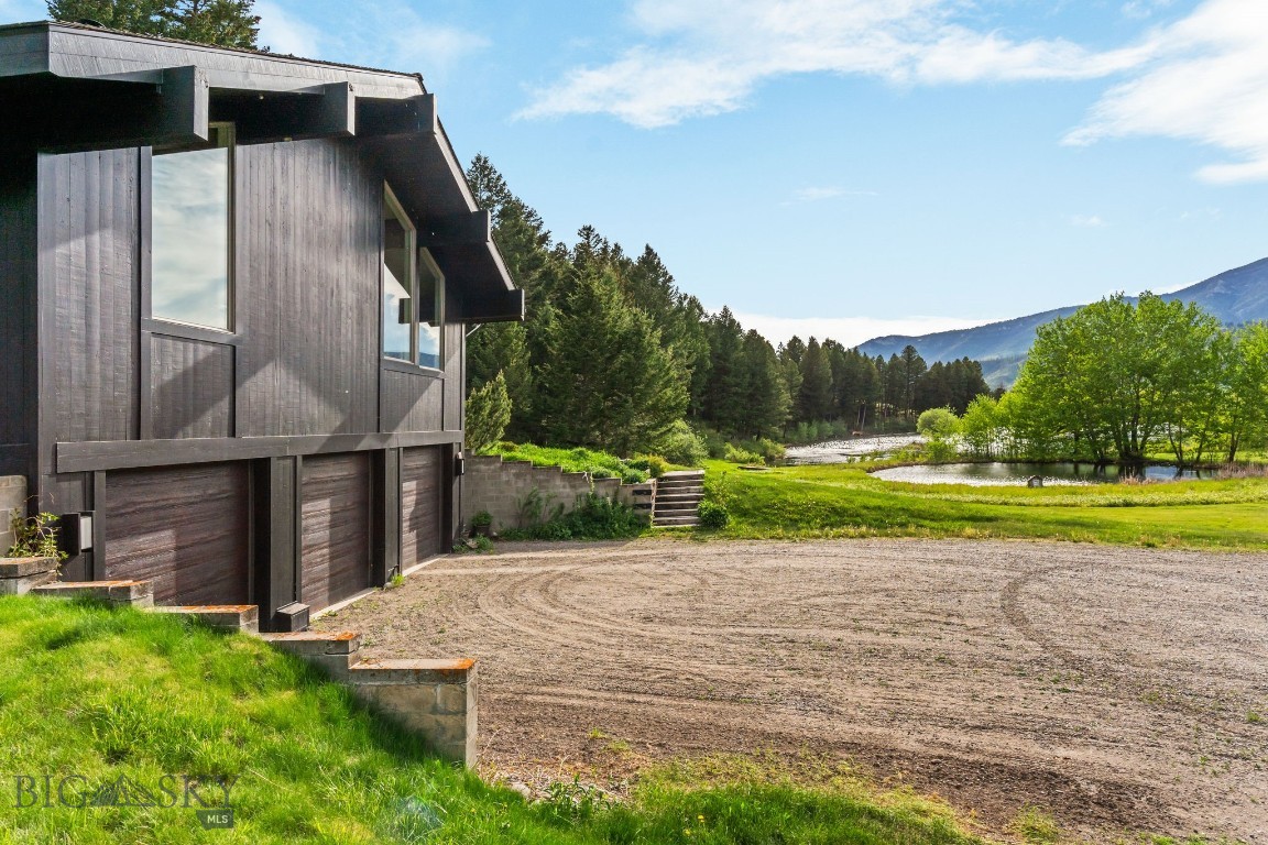 412244 Property Photo 44