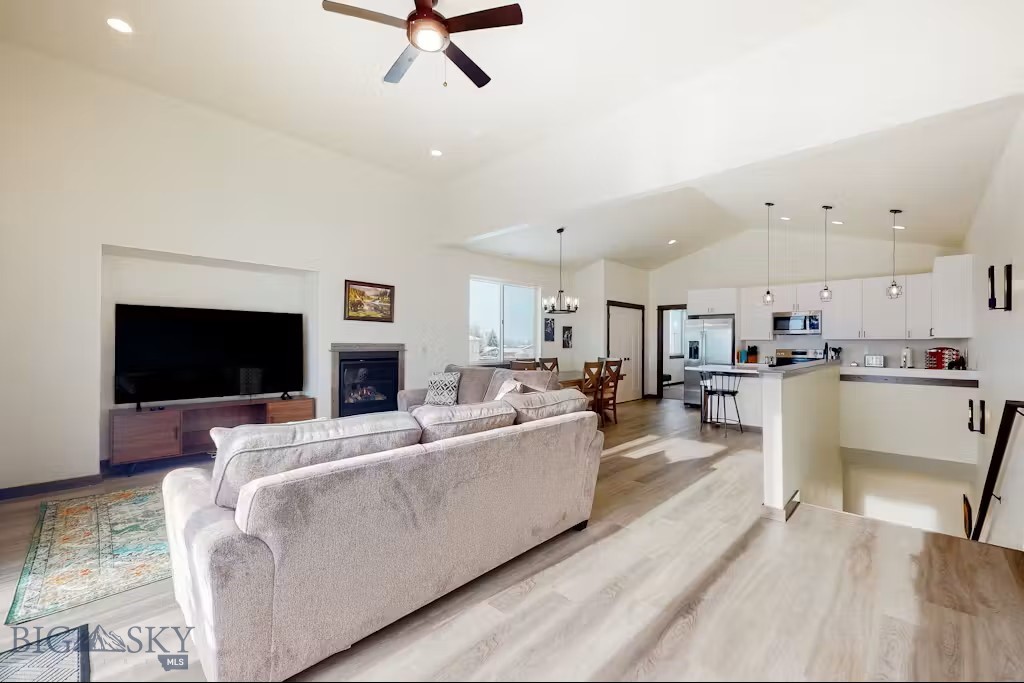 41 North Shore Drive 4 Property Photo 2