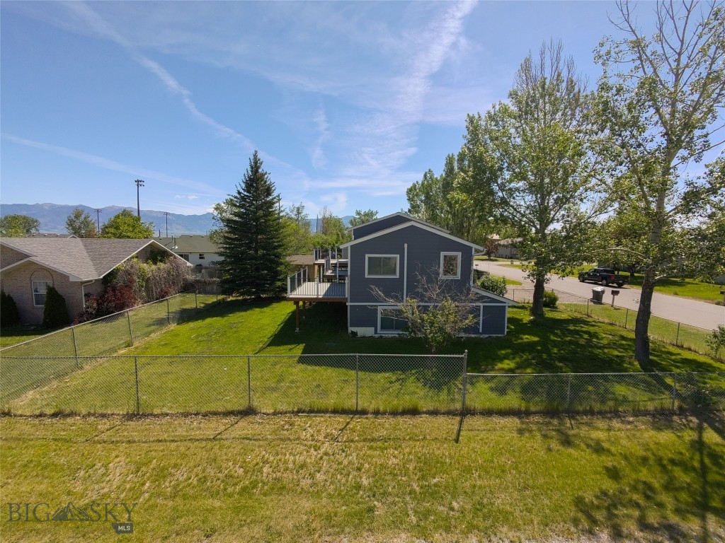 703 Mayfair Property Photo 4
