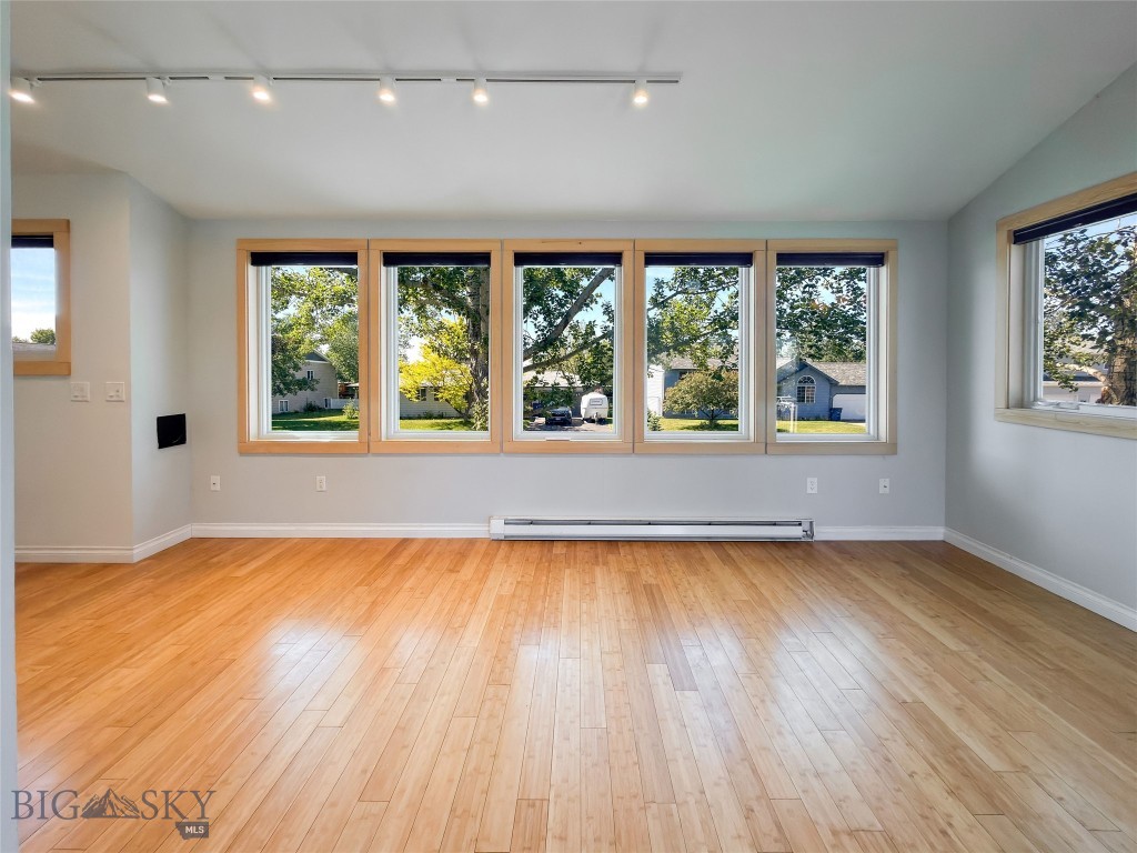 703 Mayfair Property Photo 7