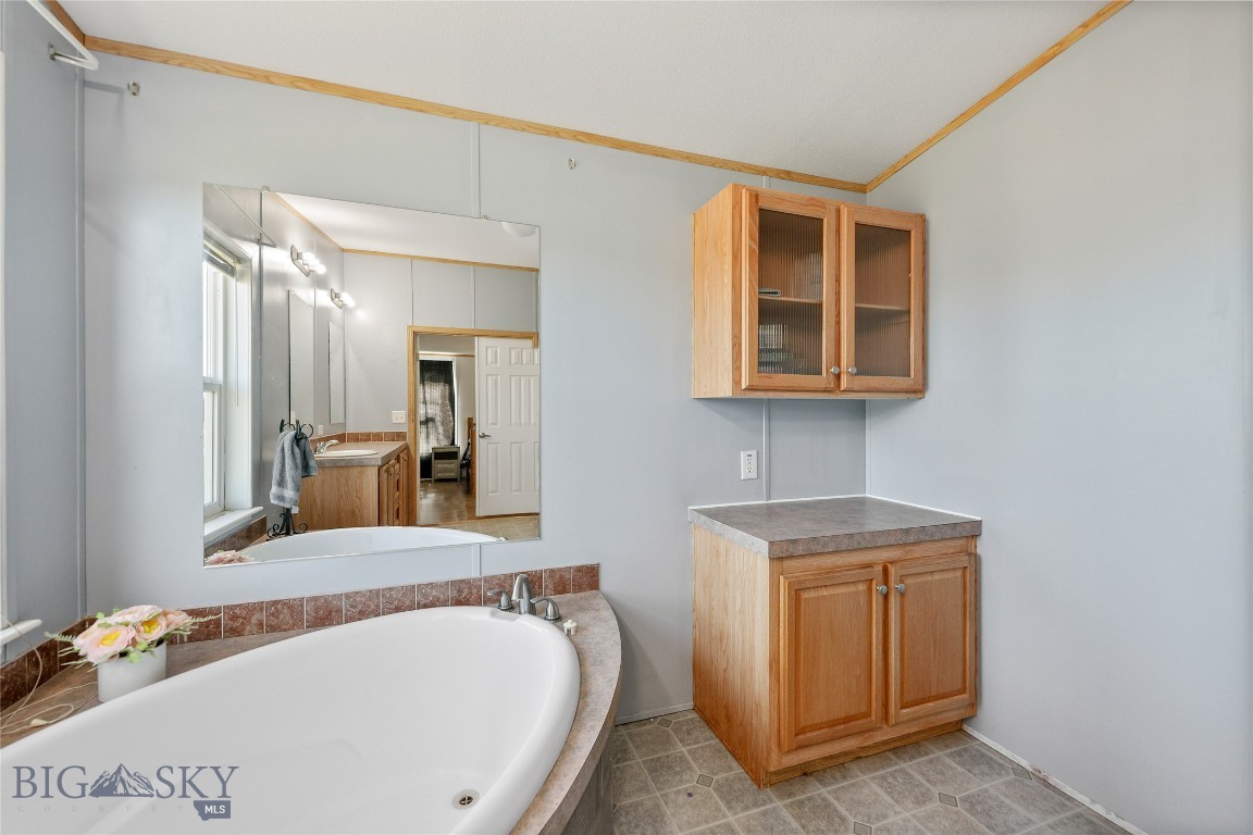 295 Astor Ave Property Photo 18