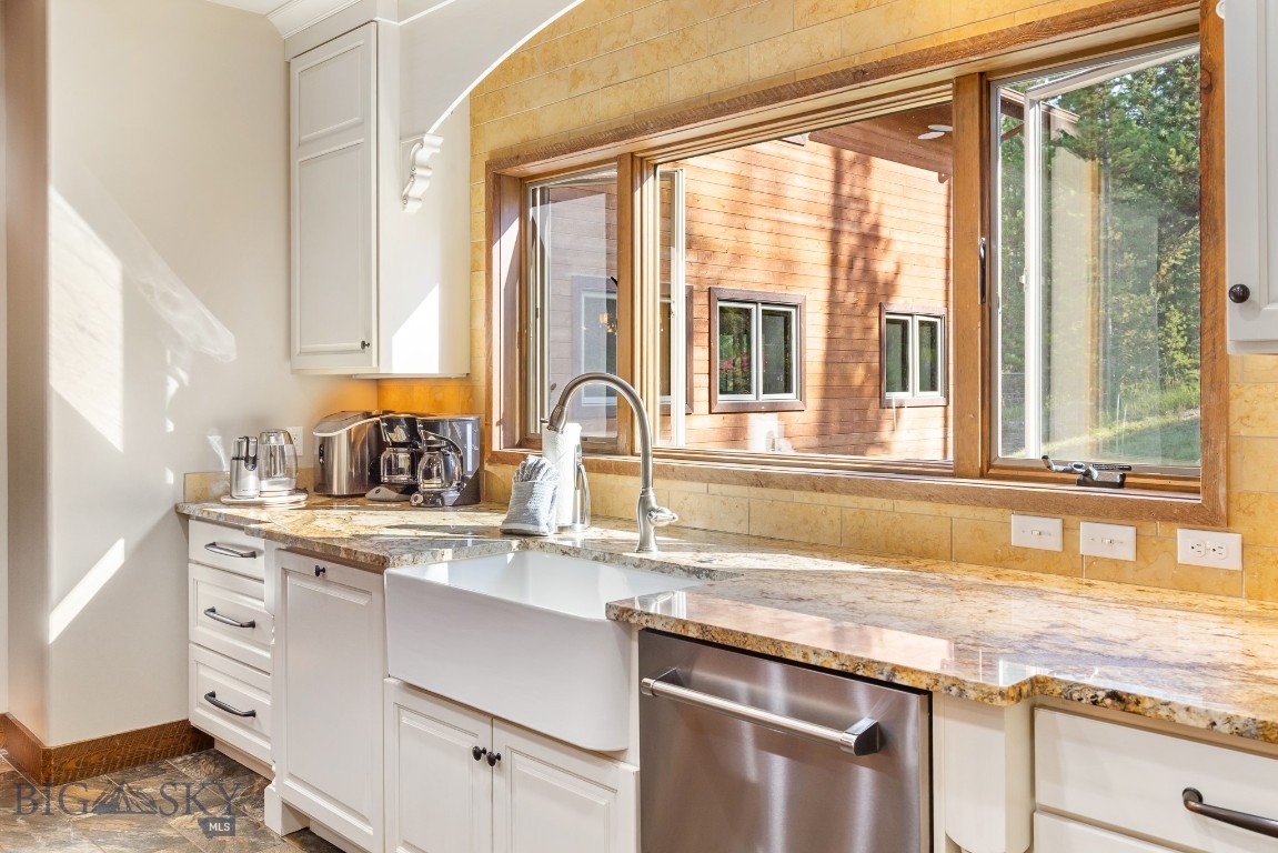 319 Skywood Drive Property Photo 17