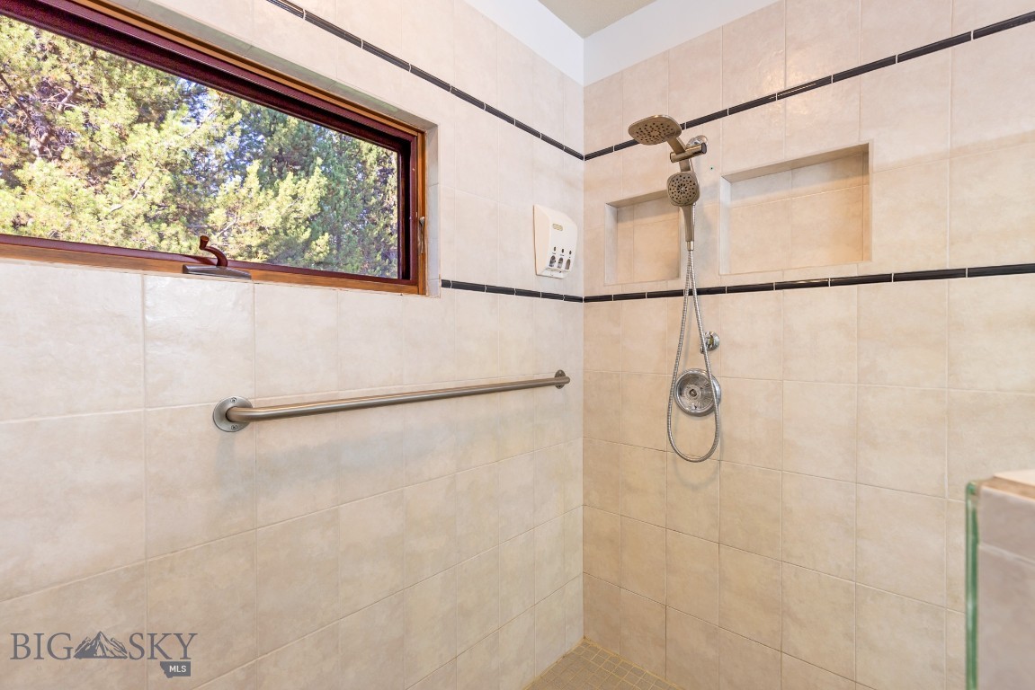 319 Skywood Drive Property Photo 26