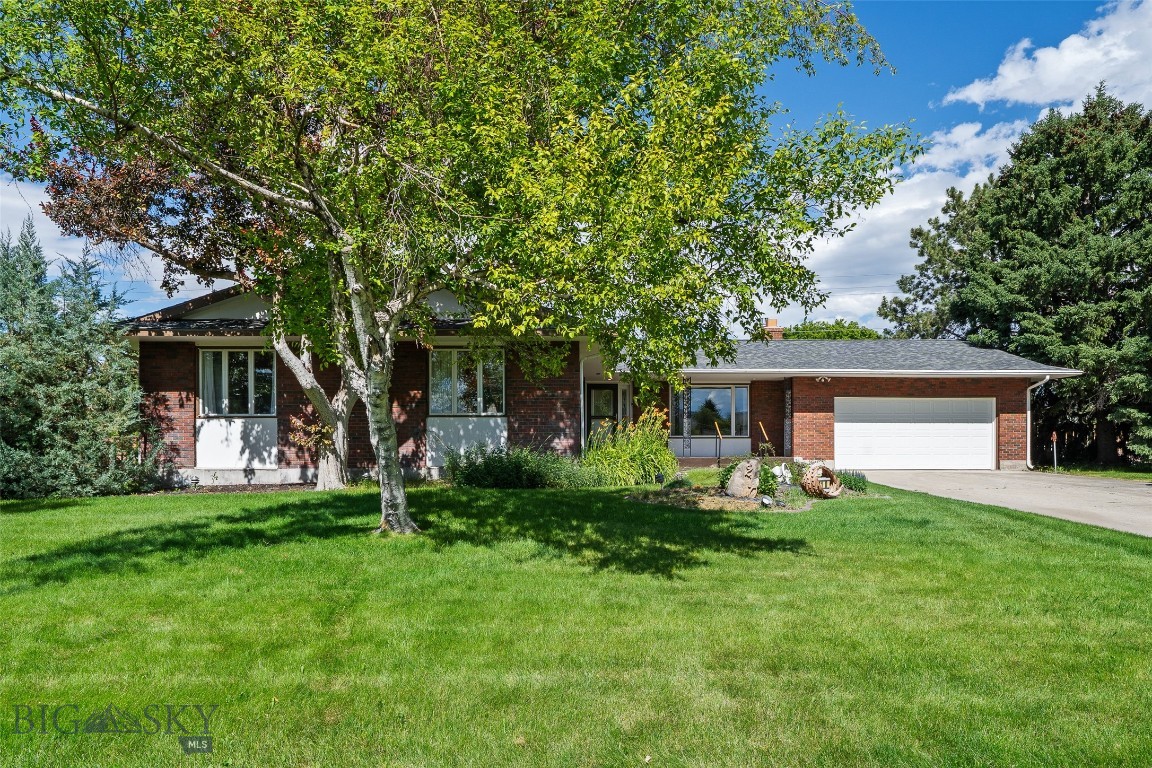 210 N Walnut Street Property Photo 6