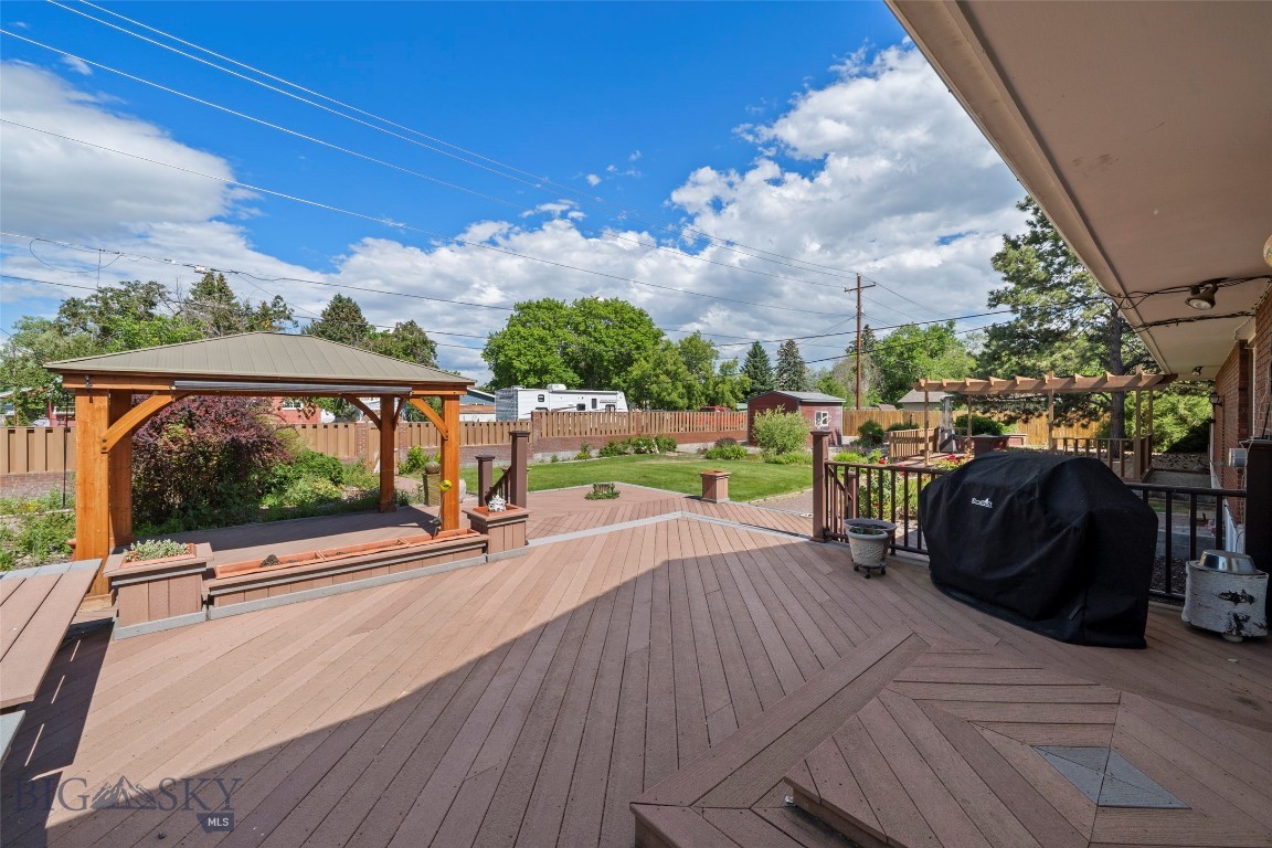 210 N Walnut Street Property Photo 19