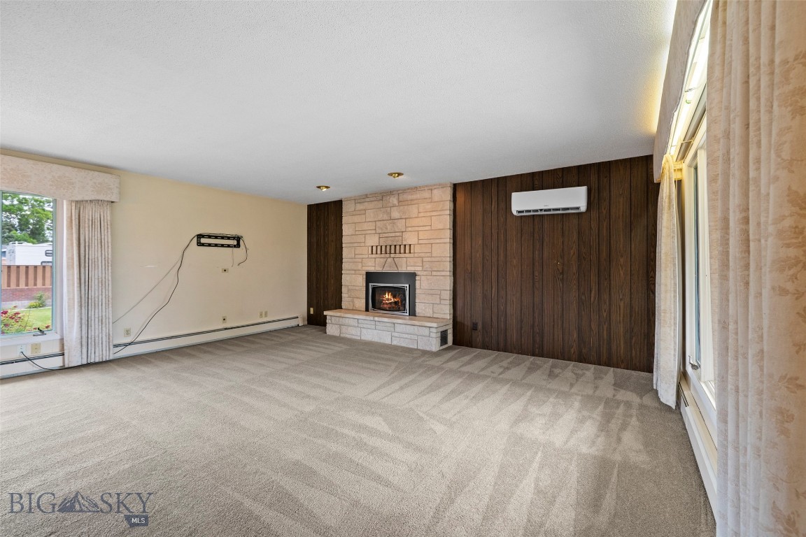 210 N Walnut Street Property Photo 33