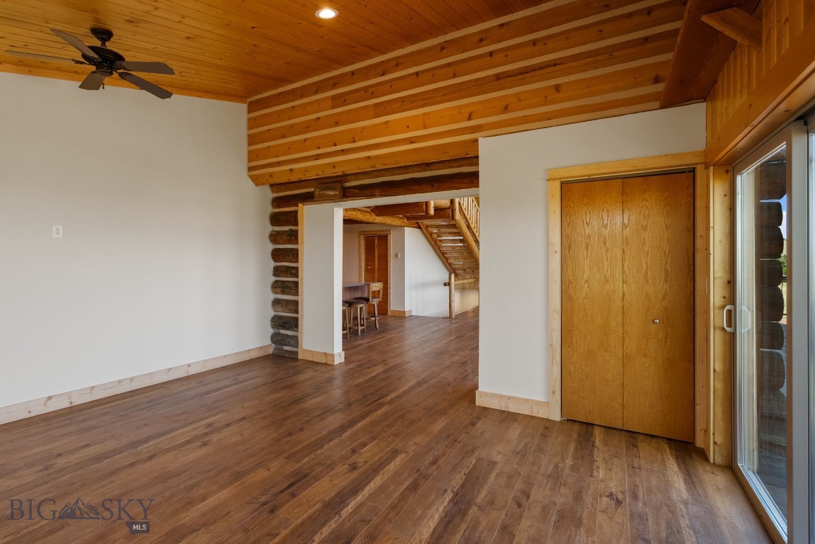 124 Two Bumps E Property Photo 21