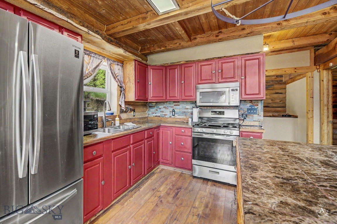 412292 Property Photo 10