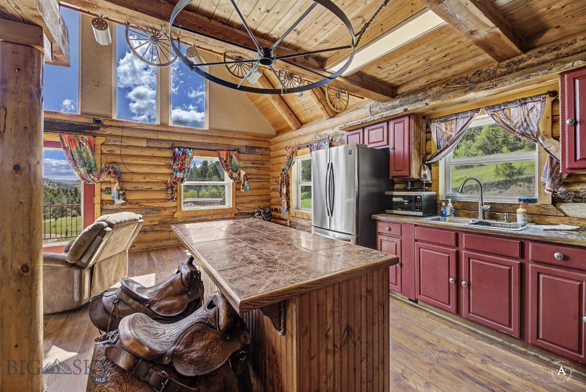 412292 Property Photo 12