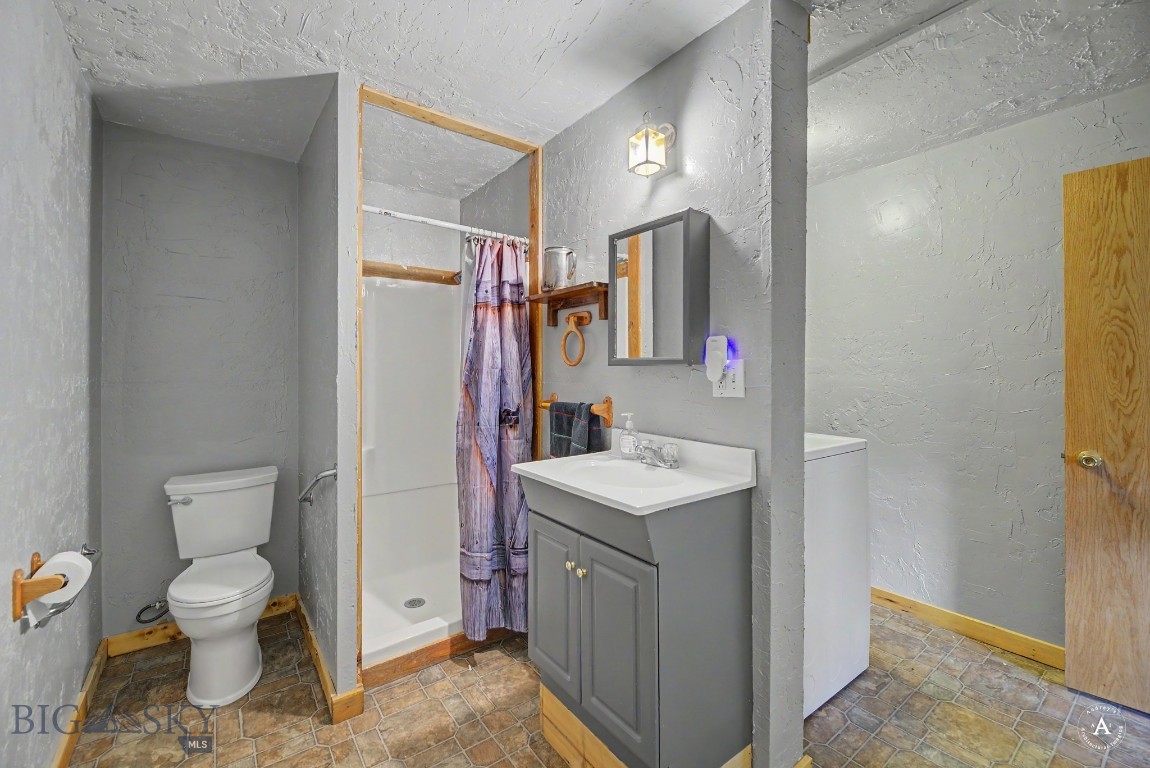 412292 Property Photo 31
