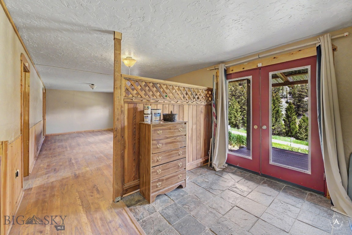 412292 Property Photo 34