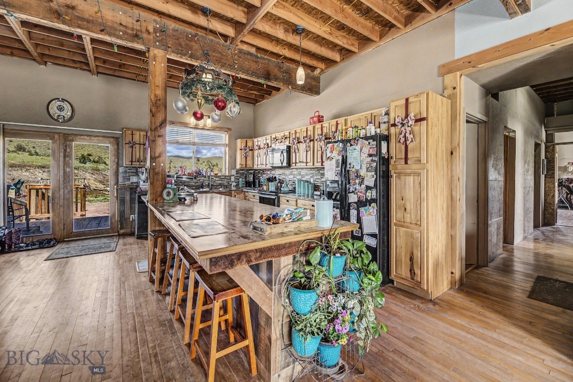 412295 Property Photo 1