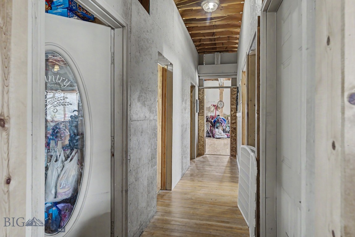 412295 Property Photo 18