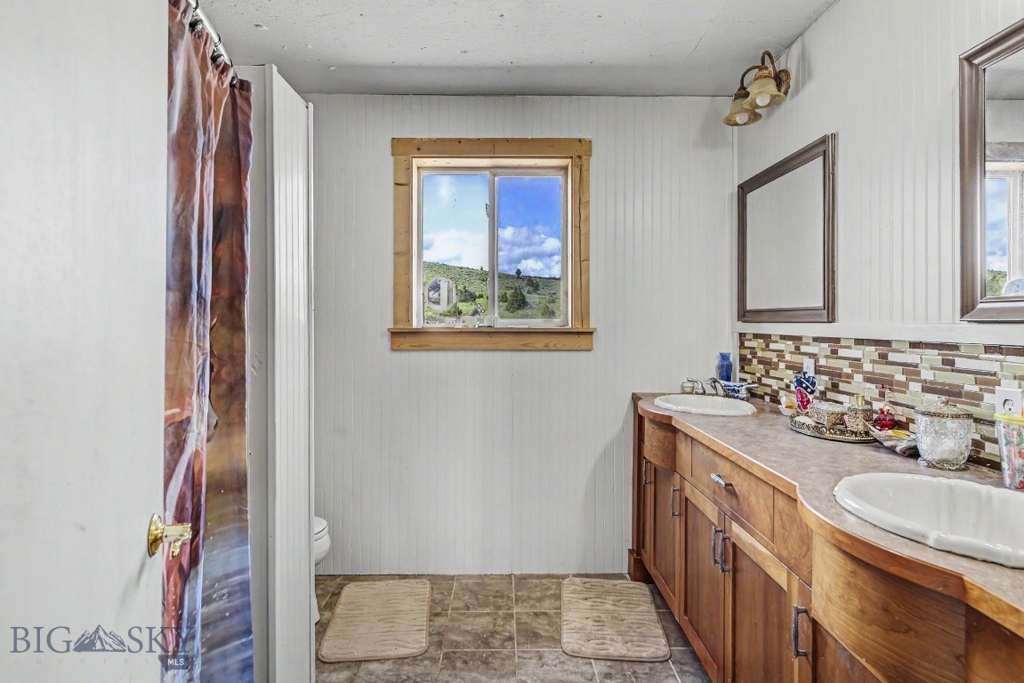412295 Property Photo 24