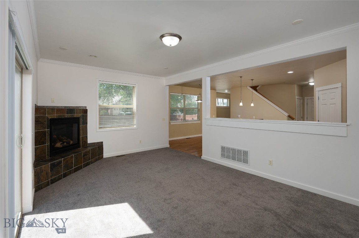 712 Forestglen Drive B Property Photo 17
