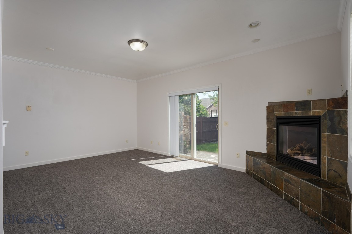 712 Forestglen Drive B Property Photo 18