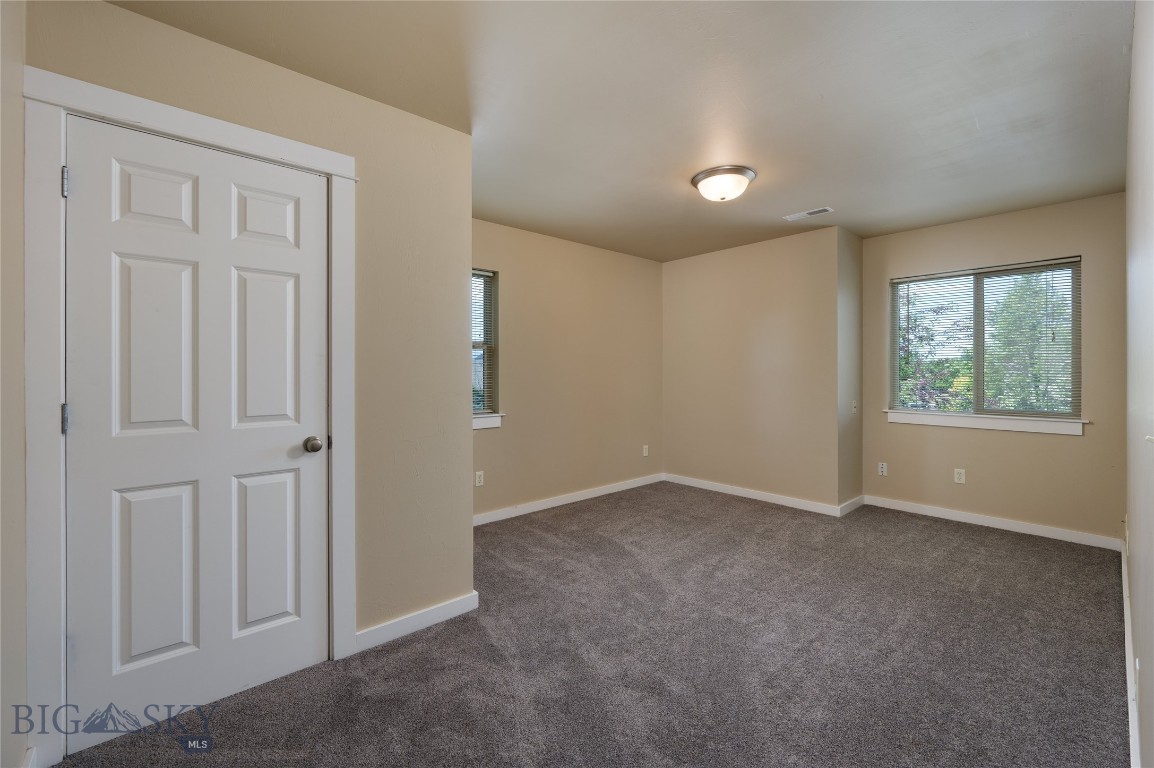 712 Forestglen Drive B Property Photo 26
