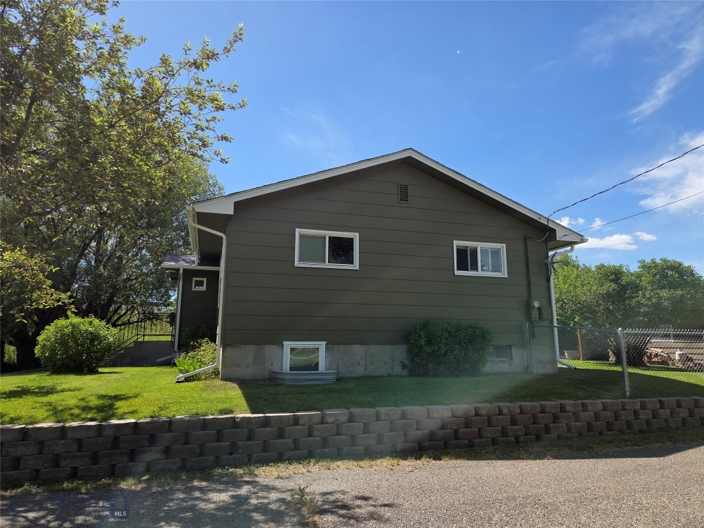 1303 C Property Photo 4