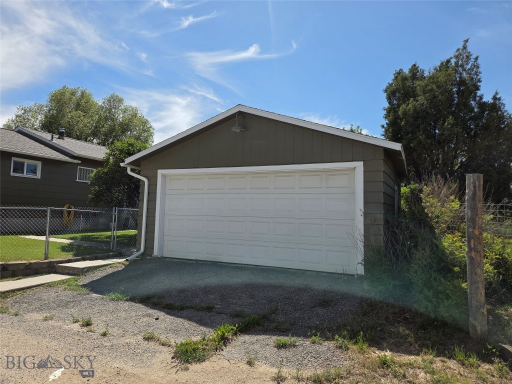 1303 C Property Photo 6