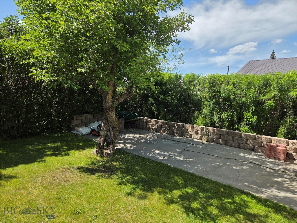 1303 C Property Photo 8